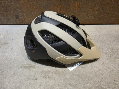 Helme von Trek, TREK RALLY WAVECEL FAHRRADHELM / CHINCHILLA BLACK vor USEDBIKES - OB.DE Hintergrund