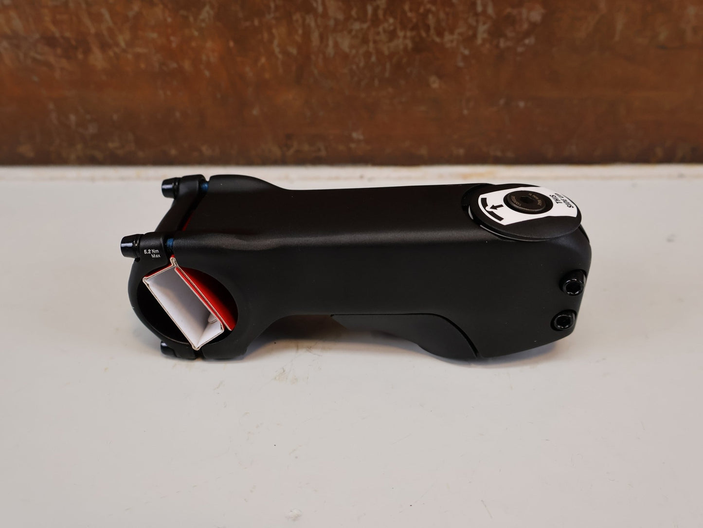 Vorbau von Bontrager, TREK RCS PRO BLENDR / ALU VORBAU / 31.8 MM / -7 GRAD / INTEGRATED vor USEDBIKES-OB.DE Hintergrund