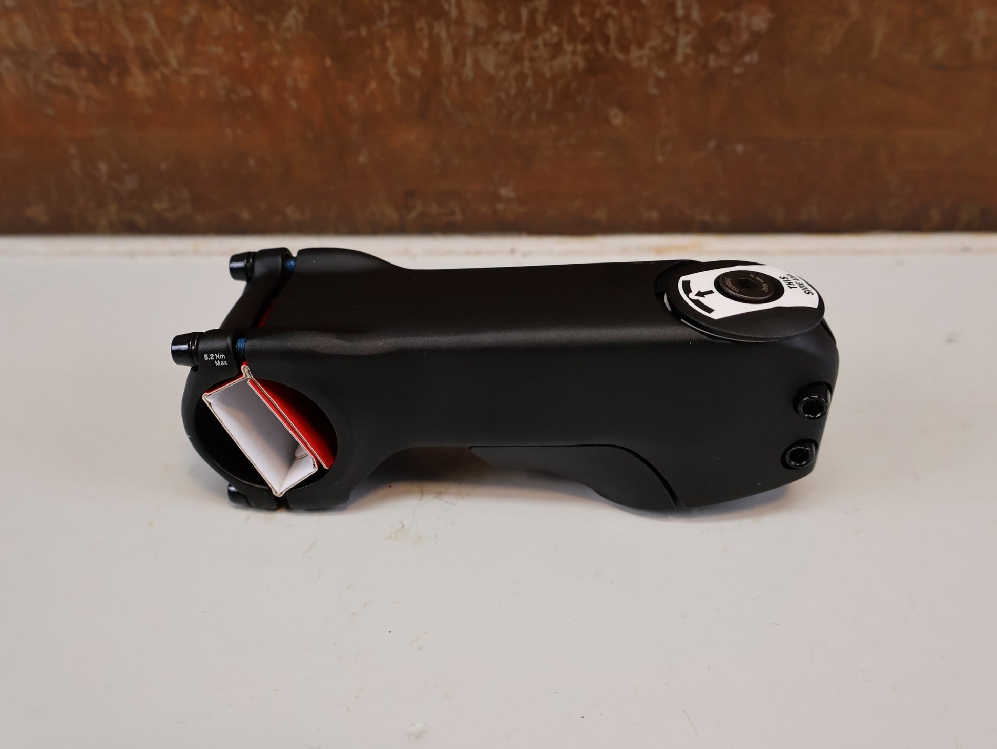 Vorbau von Bontrager, TREK RCS PRO BLENDR / ALU VORBAU / 31.8 MM / -7 GRAD / INTEGRATED vor USEDBIKES-OB.DE Hintergrund