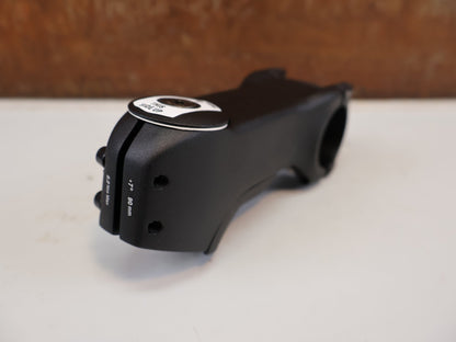 Vorbau von Bontrager, TREK RCS PRO BLENDR / ALU VORBAU / 31.8 MM / 7 GRAD / INTEGRATED vor USEDBIKES-OB.DE Hintergrund