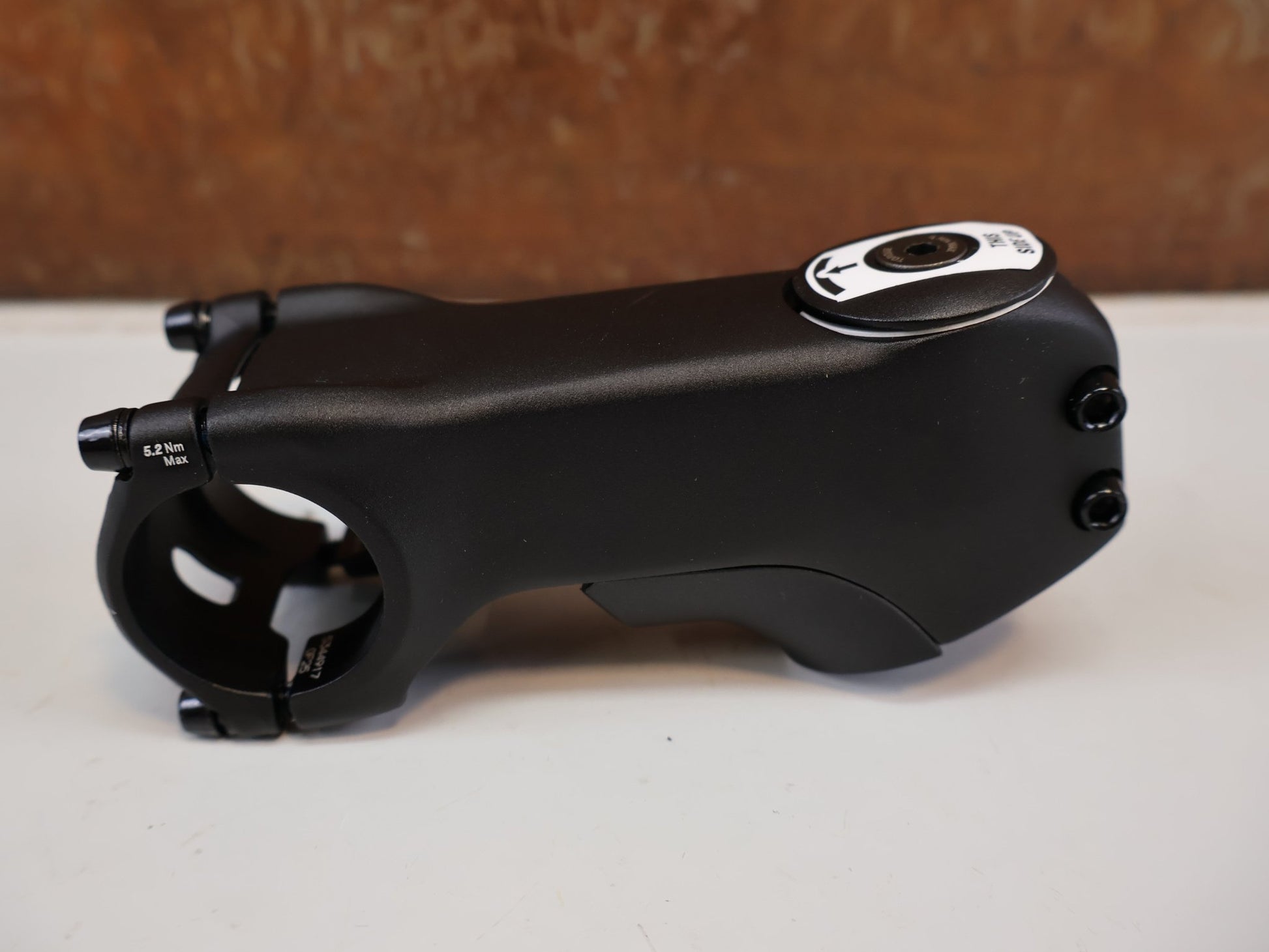 Vorbau von Bontrager, TREK RCS PRO BLENDR / ALU VORBAU / 31.8 MM / 7 GRAD / INTEGRATED vor USEDBIKES-OB.DE Hintergrund
