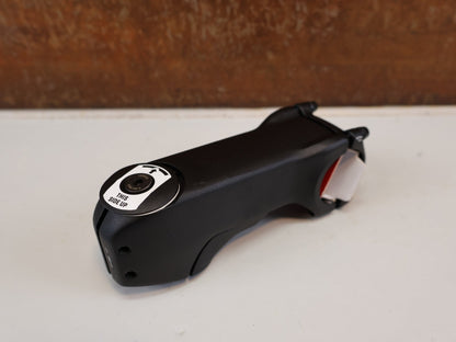 Vorbau von Bontrager, TREK RCS PRO BLENDR / ALU VORBAU / 31.8 MM / -7 GRAD / INTEGRATED vor USEDBIKES-OB.DE Hintergrund