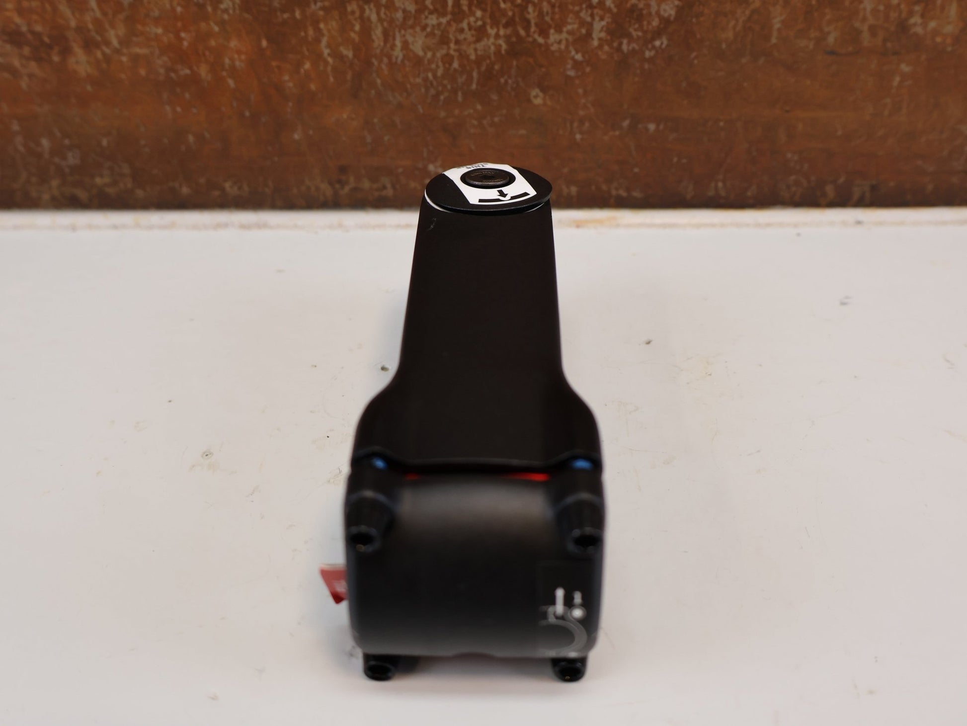 Vorbau von Bontrager, TREK RCS PRO BLENDR / ALU VORBAU / 31.8 MM / -7 GRAD / INTEGRATED vor USEDBIKES-OB.DE Hintergrund