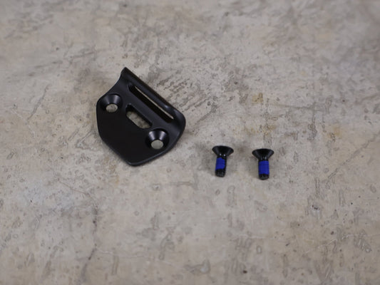 Zubehör von Trek, TREK ROAD FRONT DERAILLEUR HANGER / UMWERFER AUFNAHME – ORIGINAL ERSATZTEIL 5320961 vor USEDBIKES - OB.DE Hintergrund