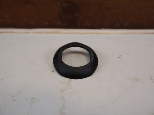 Zubehör von Richtey, TREK ROAD INTEGRATED HEADSET ROUTING SPACER W5264867 / EMONDA / MADONE vor USEDBIKES-OB.DE Hintergrund