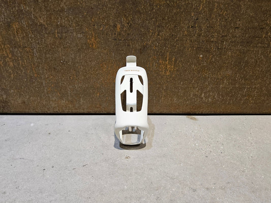 Trinkflaschen und Halter von Trek, TREK RSL AERO CARBON FLASCHENHALTER / ERA WHITE/GREY vor USEDBIKES - OB.DE Hintergrund