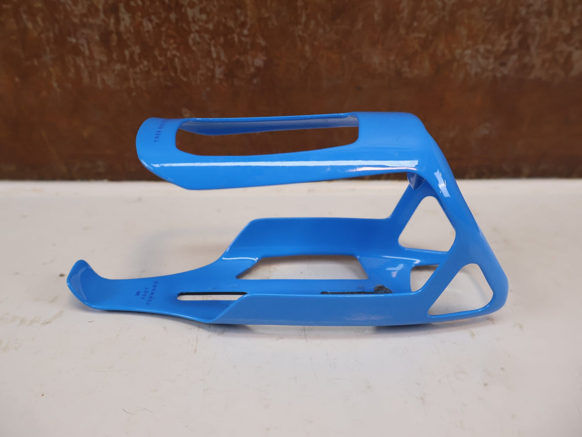 Trinkflaschen und Halter von Trek, Trek RSL Aero Carbon Flaschenhalter OCLV Blue Navy 35g vor USEDBIKES-OB.DE Hintergrund