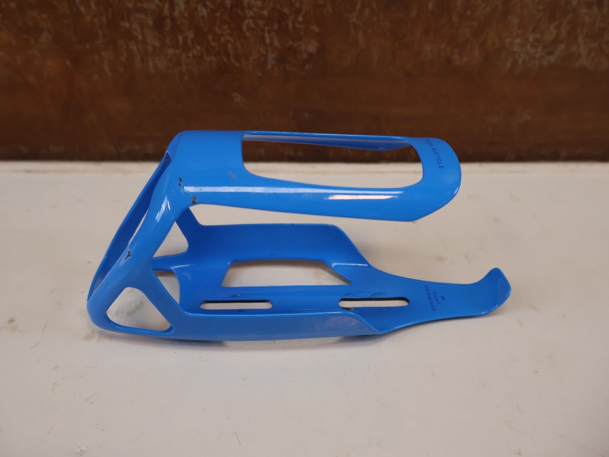 Trinkflaschen und Halter von Trek, TREK RSL AERO CARBON FLASCHENHALTER / WATERLOO BLUE vor USEDBIKES-OB.DE Hintergrund