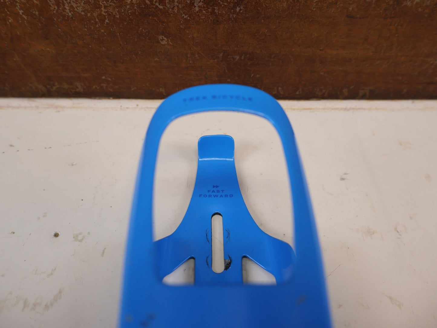 Trinkflaschen und Halter von Trek, TREK RSL AERO CARBON FLASCHENHALTER / WATERLOO BLUE vor USEDBIKES-OB.DE Hintergrund