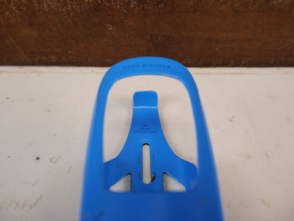 Trinkflaschen und Halter von Trek, TREK RSL AERO CARBON FLASCHENHALTER / WATERLOO BLUE vor USEDBIKES-OB.DE Hintergrund