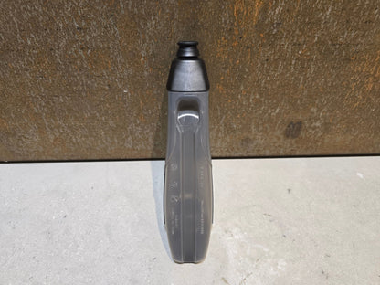Trinkflaschen und Halter von Trek, TREK RSL AERO TRINKFLASCHE / 5324024 / 591ML / GREY vor USEDBIKES - OB.DE Hintergrund