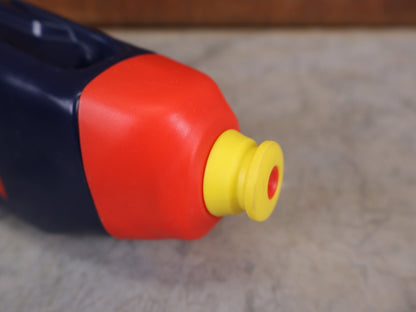 Trinkflaschen und Halter von Trek, TREK RSL AERO TRINKFLASCHE / 591ML / LIDL - TREK TEAM FLASCHE vor USEDBIKES - OB.DE Hintergrund