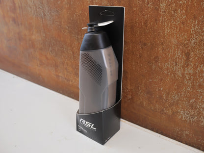 Trinkflaschen und Halter von Trek, TREK RSL AERO TRINKFLASCHE / GREY / 591 ML / FAHRRAD TRINKFLASCHE / 5324024 vor USEDBIKES-OB.DE Hintergrund