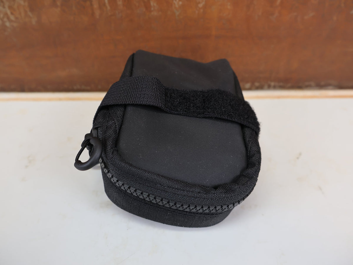 Taschen & Rucksäcke von Trek, TREK SATTELTASCHE 0.28 LITER SCHWARZ HAN 5318511 vor USEDBIKES-OB.DE Hintergrund