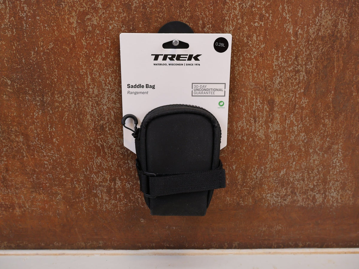 Taschen & Rucksäcke von Trek, TREK SATTELTASCHE 0.28 LITER SCHWARZ HAN 5318511 vor USEDBIKES-OB.DE Hintergrund