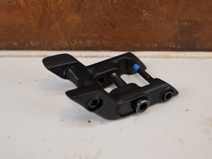 Vorbau von Trek, TREK SLASH 2024 MULLET LOWER SHOCK MOUNT BRACKETS / HAN 5317349 vor USEDBIKES-OB.DE Hintergrund
