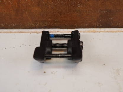 Vorbau von Trek, TREK SLASH 2024 MULLET LOWER SHOCK MOUNT BRACKETS / HAN 5317349 vor USEDBIKES-OB.DE Hintergrund