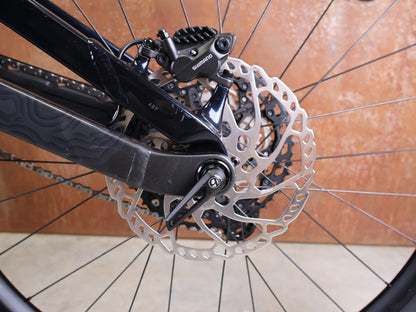 Mountainbike von Trek, TREK SLASH 8 GEN 6 / MARIANAS BLUE / M vor USEDBIKES - OB.DE Hintergrund