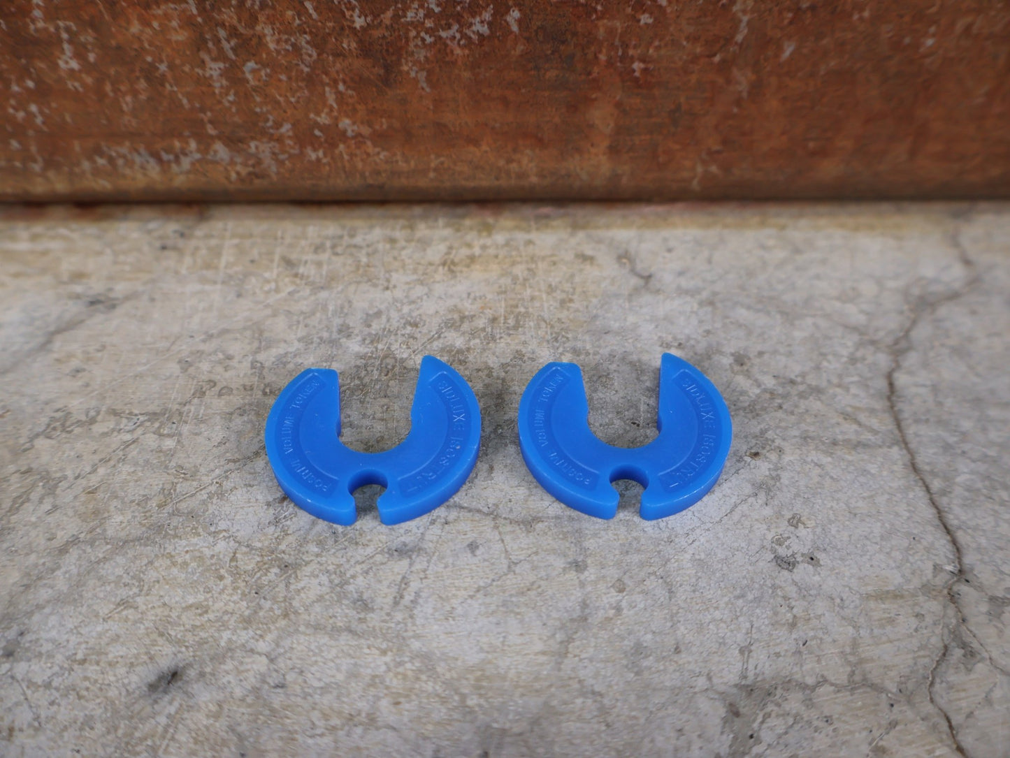 Zubehör von Trek, TREK SUPERCALIBER 2024 STRUT AIR VOLUME SPACER KIT – ROCKSHOX ISOSTRUT / 5316700 vor USEDBIKES - OB.DE Hintergrund