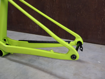 Mountainbikerahmen von Trek, TREK SUPERCALIBER GEN 1 FRAMESET INKL FEDERGABEL FOX PERFORMANCE / L vor USEDBIKES - OB.DE Hintergrund