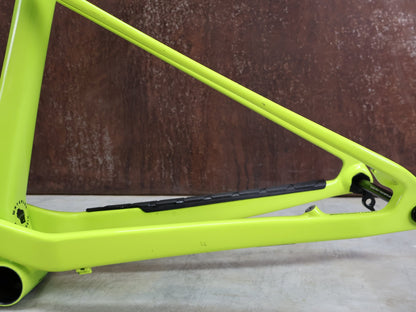 Mountainbikerahmen von Trek, TREK SUPERCALIBER GEN 1 FRAMESET INKL FEDERGABEL FOX PERFORMANCE / L vor USEDBIKES - OB.DE Hintergrund