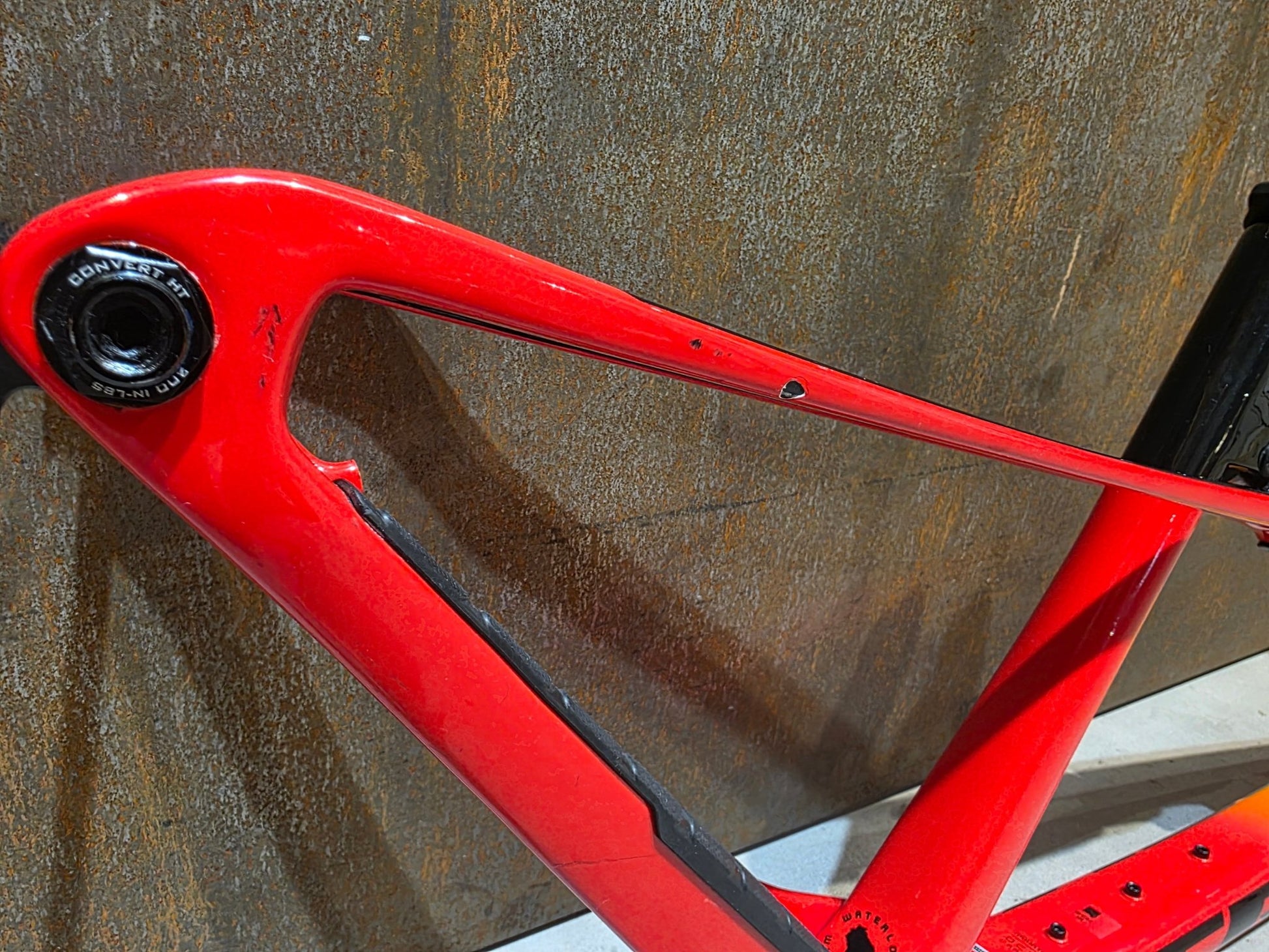 Mountainbikerahmen von Trek, TREK SUPERCALIBER GEN 1 FRAMESET / L vor USEDBIKES - OB.DE Hintergrund