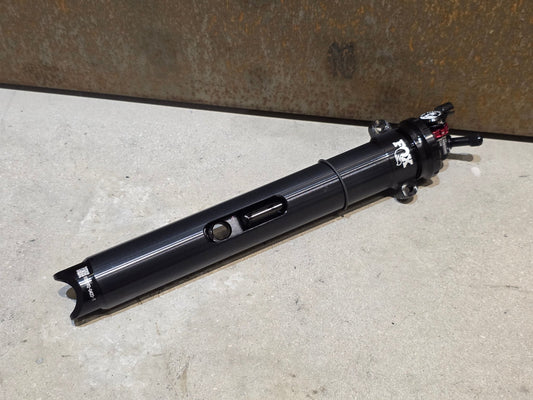 Zubehör von Trek, TREK SUPERCALIBER ISOSTRUT FOX PERFORMANCE DÄMPFER / REMOTE - LOCKOUT in variant_title vor USEDBIKES - OB.DE Hintergrund