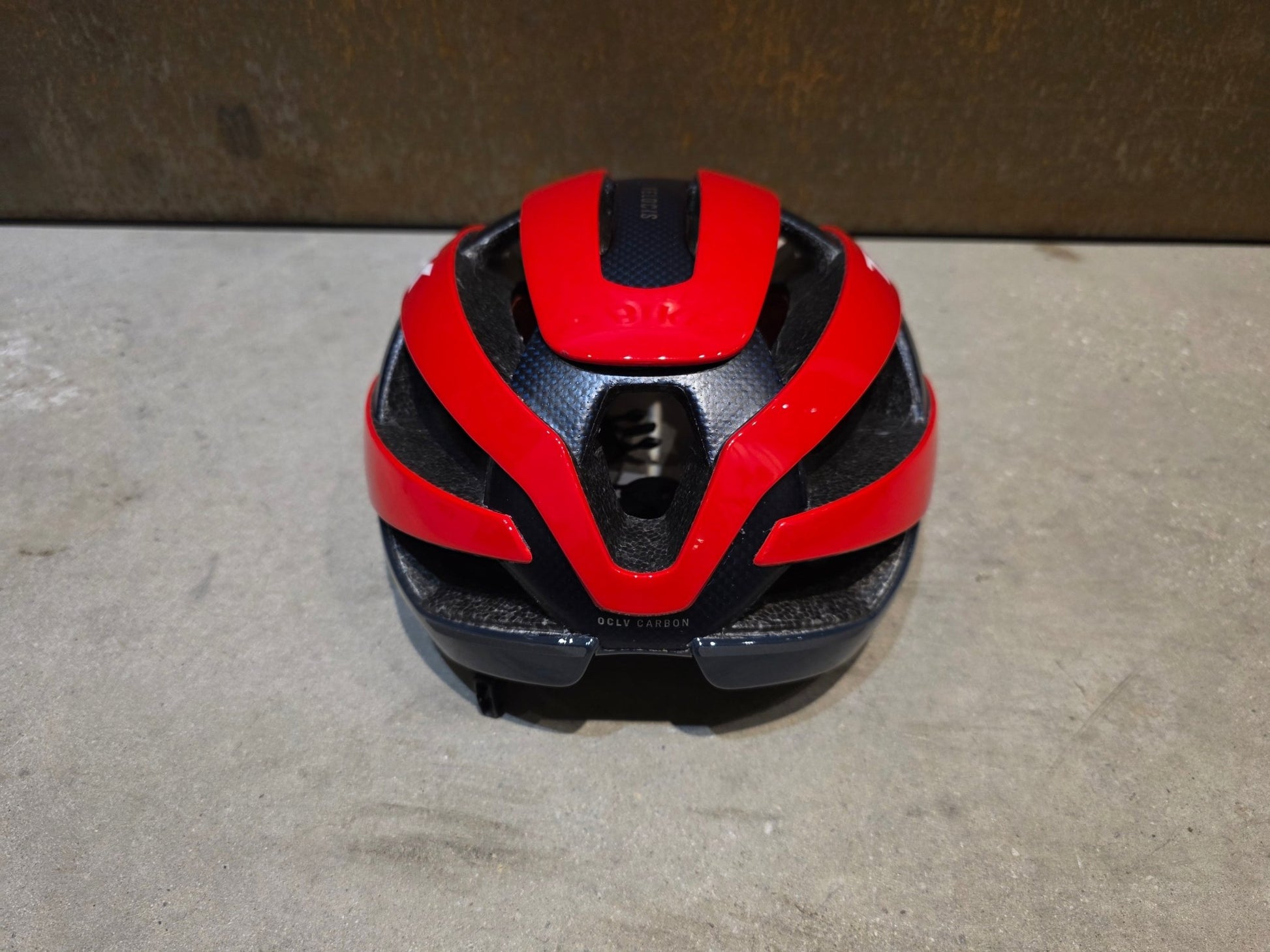 Helme von Trek, TREK VELOCIS MIPS FAHRRADHELM / TEAM EDITION / VIPER RED vor USEDBIKES - OB.DE Hintergrund