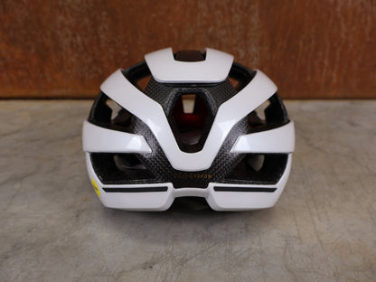 Helme von Trek, TREK VELOCIS MIPS RENNRADHELM / CRYSTAL WHITE GLOSS / GRÖßE S vor USEDBIKES - OB.DE Hintergrund