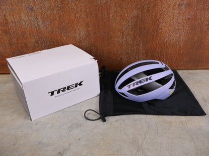 Helme von Trek, TREK VELOCIS MIPS RENNRADHELM – TREK FACTORY RACING TEAM EDITION / PROJECT ONE OLYMPIC LACKIERUNG – GRÖSSE S vor USEDBIKES - OB.DE Hintergrund
