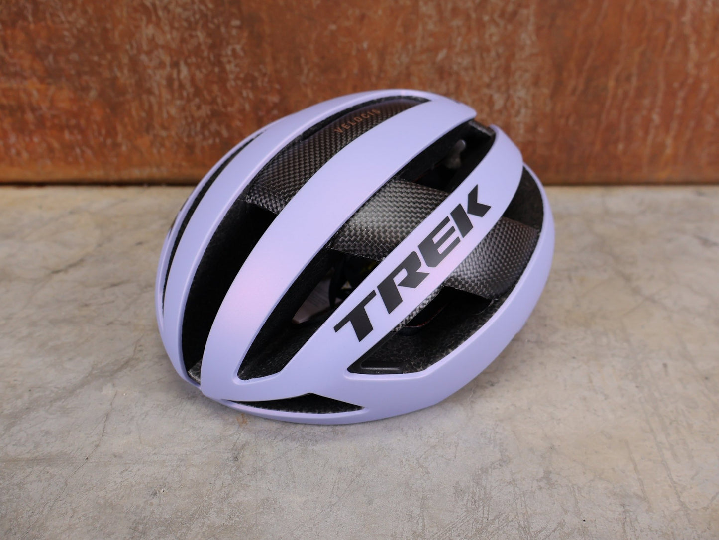 Helme von Trek, TREK VELOCIS MIPS RENNRADHELM – TREK FACTORY RACING TEAM EDITION / PROJECT ONE OLYMPIC LACKIERUNG – GRÖSSE S vor USEDBIKES - OB.DE Hintergrund