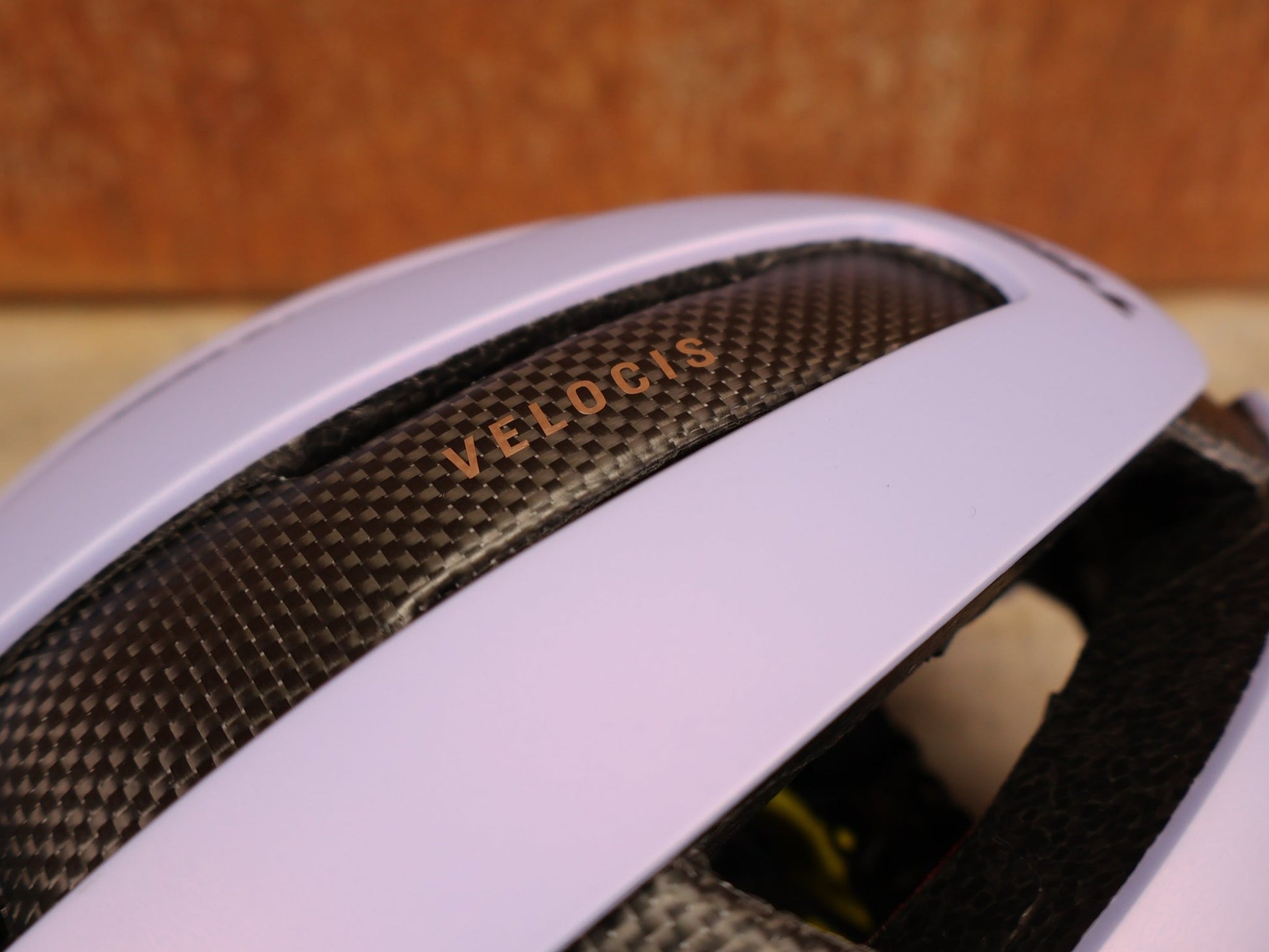 Helme von Trek, TREK VELOCIS MIPS RENNRADHELM – TREK FACTORY RACING TEAM EDITION / PROJECT ONE OLYMPIC LACKIERUNG – GRÖSSE S vor USEDBIKES - OB.DE Hintergrund