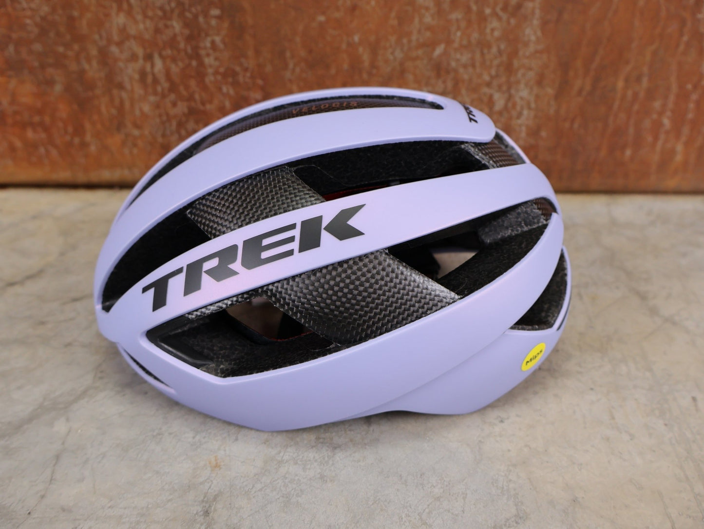 Helme von Trek, TREK VELOCIS MIPS RENNRADHELM – TREK FACTORY RACING TEAM EDITION / PROJECT ONE OLYMPIC LACKIERUNG – GRÖSSE S vor USEDBIKES - OB.DE Hintergrund