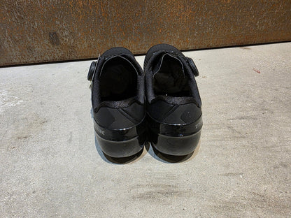 RR - Herrenschuhe von Trek, TREK VELOCIS RENNRADSCHUH / BLACK vor USEDBIKES - OB.DE Hintergrund
