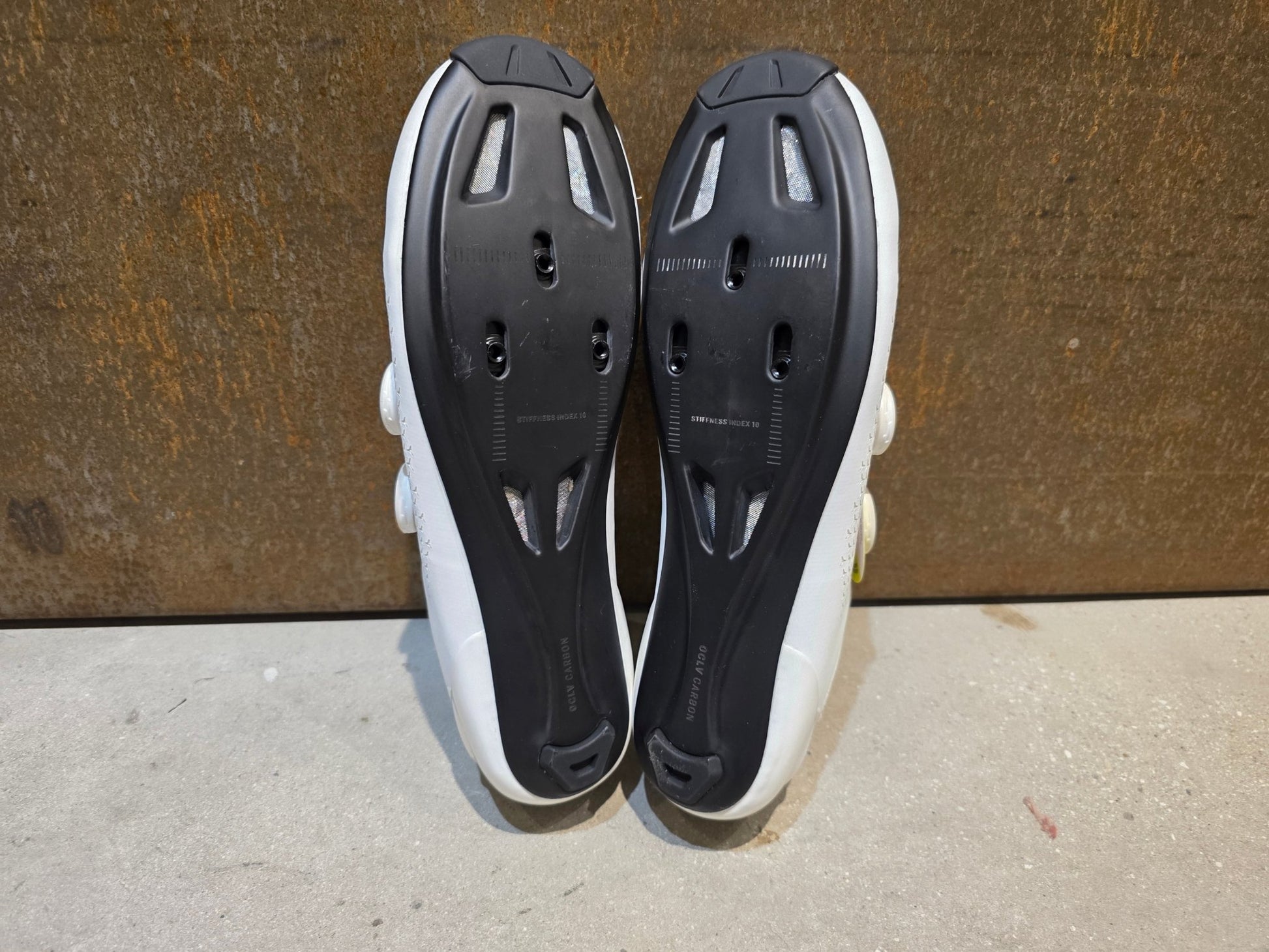 RR - Herrenschuhe von Trek, TREK VELOCIS RENNRADSCHUH / WHITE vor USEDBIKES - OB.DE Hintergrund