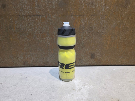 Trinkflaschen und Halter von Trek, TREK VODA ICE 591ML THERMO TRINKFLASCHE / NEON GELB vor USEDBIKES - OB.DE Hintergrund