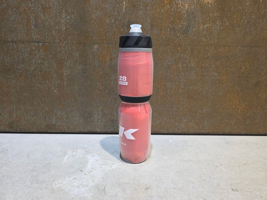 Trinkflaschen und Halter von Trek, TREK VODA ICE 830ML THERMO TRINKFLASCHE / ROT vor USEDBIKES - OB.DE Hintergrund