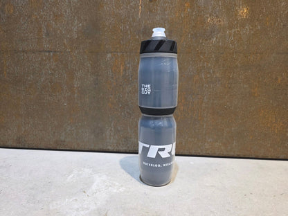 Trinkflaschen und Halter von Trek, TREK VODA ICE 830ML THERMO TRINKFLASCHE / SCHWARZ vor USEDBIKES - OB.DE Hintergrund