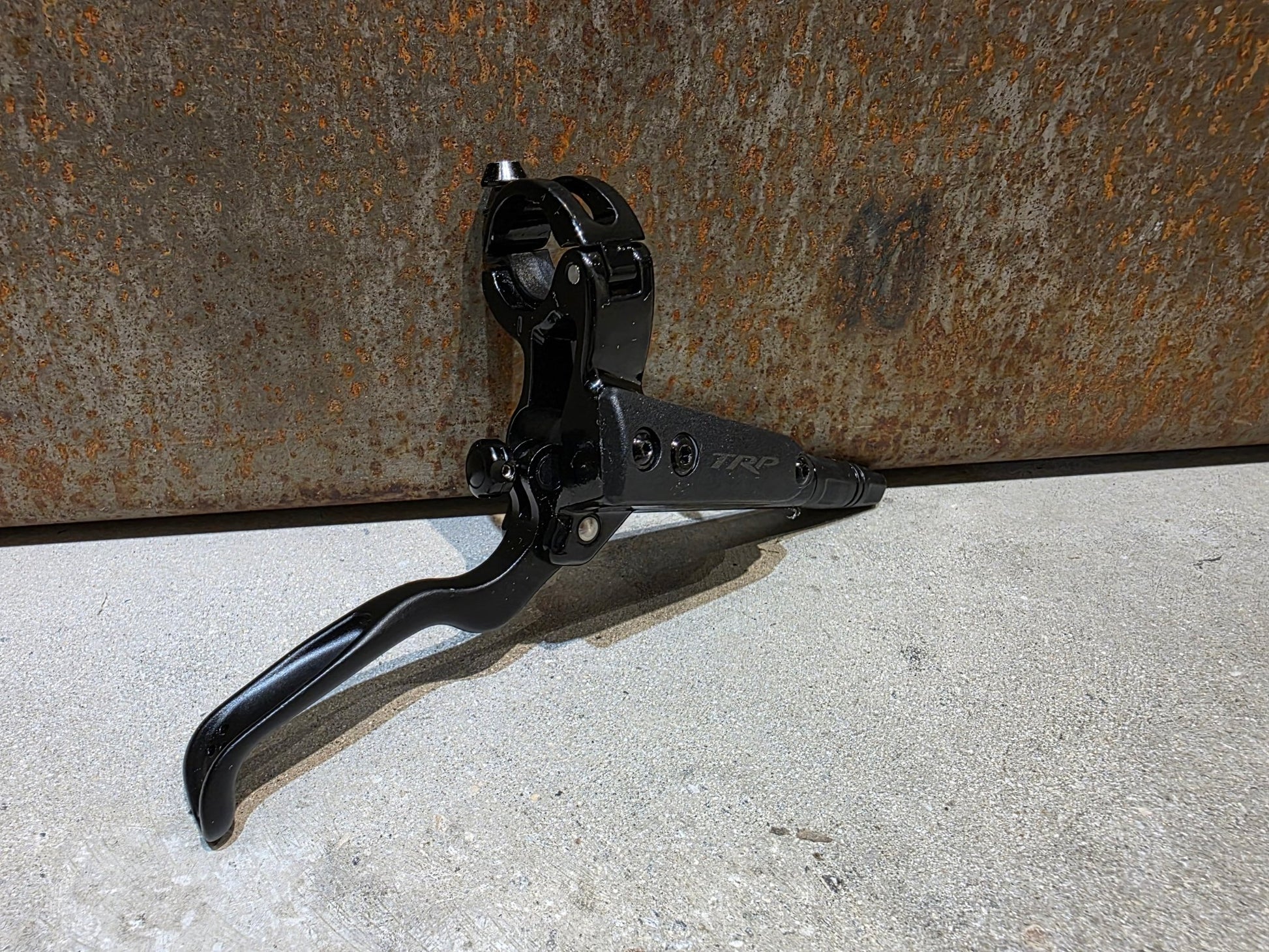 Bremse von TRP, TRP TRAIL EVO HD - M843 SCHEIBENBREMSE 203MM VORNE UND HINTEN vor USEDBIKES - OB.DE Hintergrund