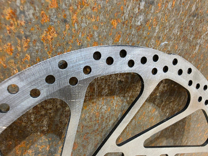 Bremse von TRP, TRP TRAIL EVO HD - M843 SCHEIBENBREMSE 203MM VORNE UND HINTEN vor USEDBIKES - OB.DE Hintergrund