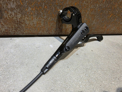 Bremse von TRP, TRP TRAIL EVO HD - M843 SCHEIBENBREMSE 203MM VORNE UND HINTEN vor USEDBIKES - OB.DE Hintergrund