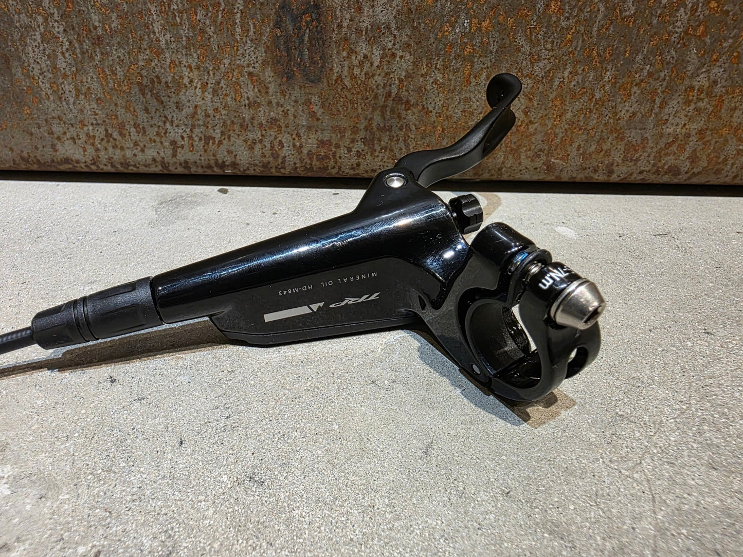 Bremse von TRP, TRP TRAIL EVO HD - M843 SCHEIBENBREMSE 203MM VORNE UND HINTEN vor USEDBIKES - OB.DE Hintergrund