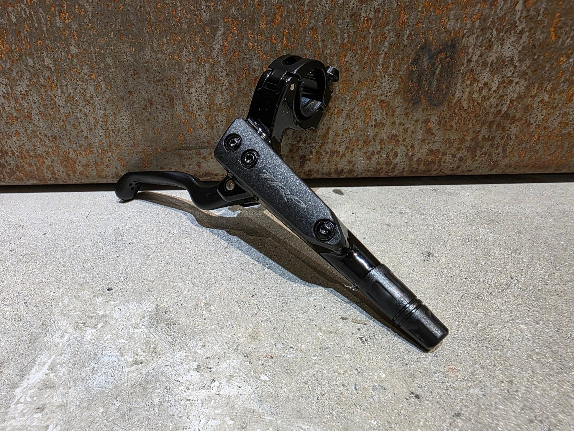 Bremse von TRP, TRP TRAIL EVO HD - M843 SCHEIBENBREMSE 203MM VORNE UND HINTEN vor USEDBIKES - OB.DE Hintergrund