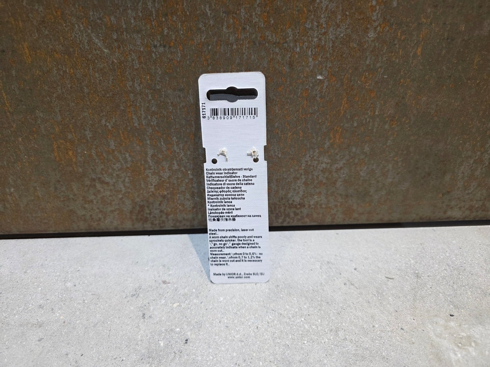 Luftpumpen & Werkzeug von Unior, UNIOR CHAIN WEAR INDICATOR / KETTENVERSCHLEIßLEHRE vor USEDBIKES - OB.DE Hintergrund