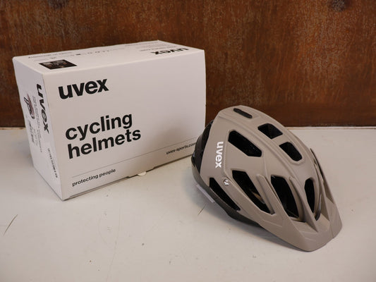 Helme von UVEX, UVEX QUATRO CC MTB HELM GR. 52-57CM ALLMOUNTAIN TREKKING vor USEDBIKES-OB.DE Hintergrund