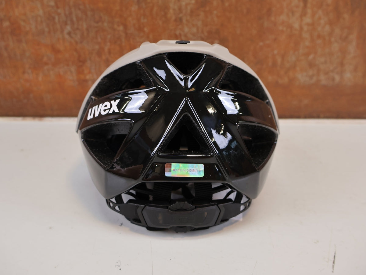 Helme von UVEX, UVEX QUATRO CC MTB HELM GR. 52-57CM ALLMOUNTAIN TREKKING vor USEDBIKES-OB.DE Hintergrund