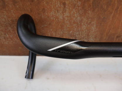 Lenker von Vision, Vision TriMax Aero Lenker 31.8 x 420 mm Aluminium 302g vor USEDBIKES-OB.DE Hintergrund