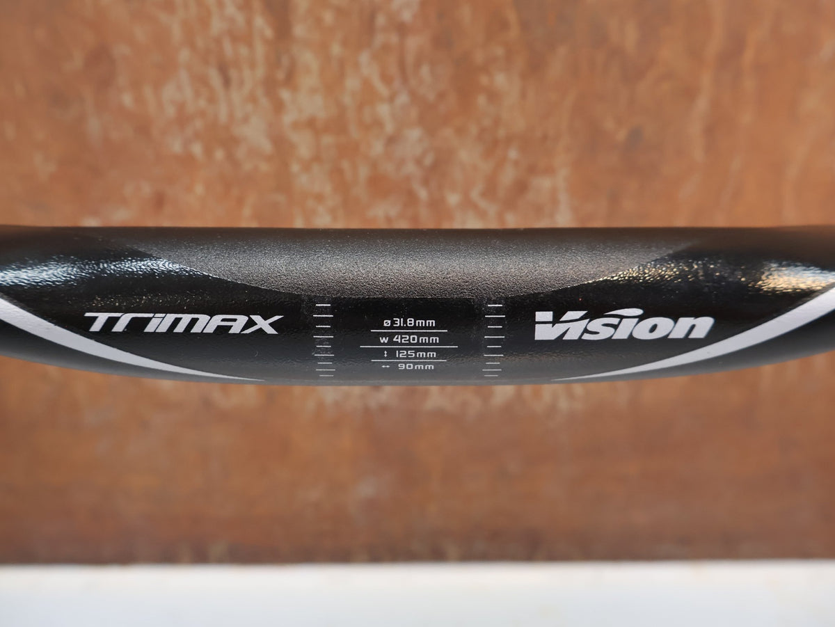 Lenker von Vision, Vision TriMax Aero Lenker 31.8 x 420 mm Aluminium 302g vor USEDBIKES-OB.DE Hintergrund