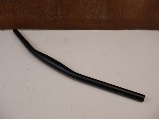 Lenker von Bc Orginal, VORTRIEB 1 FLATBAR LENKER 31.8 MM 660MM 16 GRAD SCHWARZ MATT vor USEDBIKES-OB.DE Hintergrund