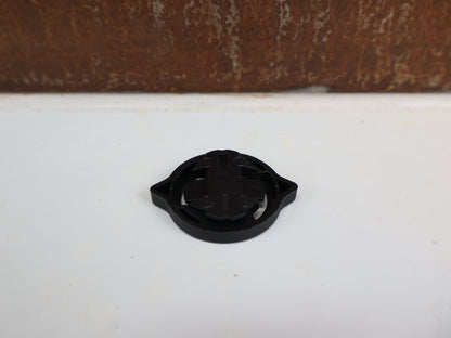 Computerhalterung von Wahoo, WAHOO ELEMNT PUCK ADAPTER / GARMIN - ZU - WAHOO CONVERTER / SCHWARZ / WFCC1M2 vor USEDBIKES - OB.DE Hintergrund